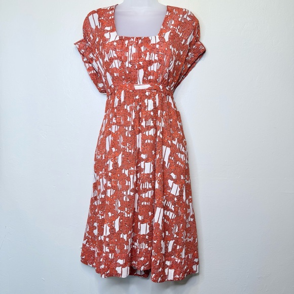 Diane Von Furstenberg | Abstract Pattern Babydoll Empired Waist Silk Mini Dress - Picture 2 of 14